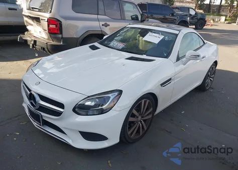 2017 Mercedes-Benz Slc 300 z USA, uszkodzony, nr VIN WDDPK3JA0HF128044